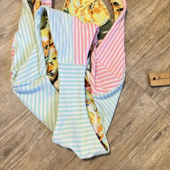 Maaji M STRIPES Floral Kristin Reversible Swimsuit * FLAWED* Seam Repair 1/4 In - Picture 5 of 14